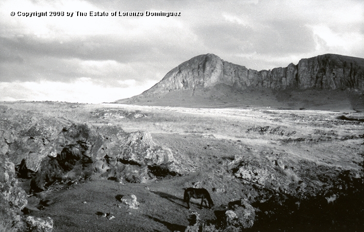 TAM_Ana_Havea_12.jpg - Easter Island. 1960. Cave at Ana Havea, near ahu Tongariki. Photograph taken a few days before the tsunami of May 22, 1960.