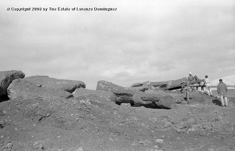 AKI_Tareas_05.jpg - Easter Island. 1960. Ahu Akivi. Raising the moai in 1960. Restoration of the ahu  by William Mulloy.